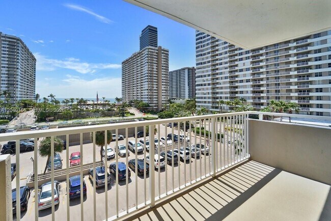 Building Photo - 1965 S Ocean Dr