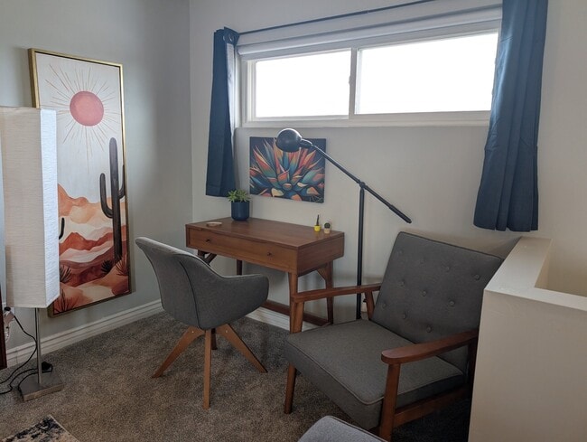 Building Photo - 8274 Beaver Lake Dr