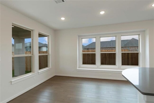 Building Photo - 205 Rosebush Dr