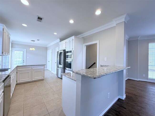 Building Photo - 1963 Peden St