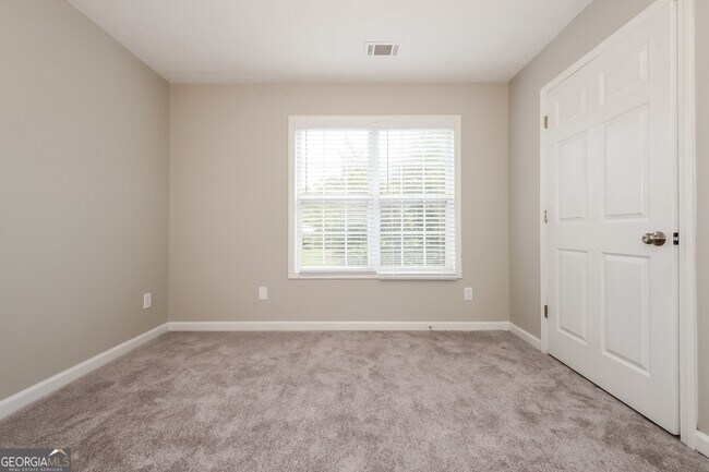 Building Photo - 144 Leguin Forest Dr