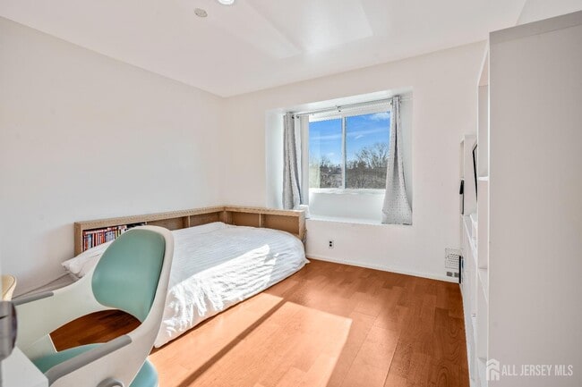 Building Photo - 424 Middlewood Rd