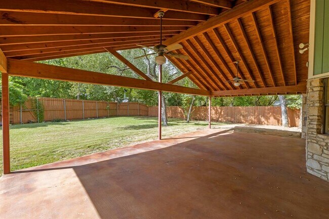 Building Photo - 10305 Caracara Dr