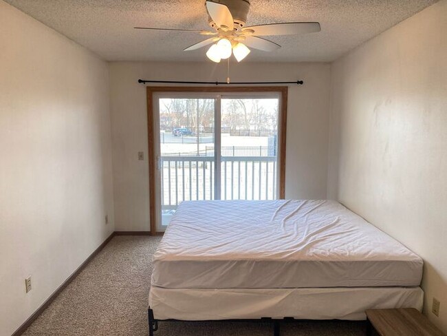 Building Photo - $1,650 | 2 Bedroom, 2 Bathroom Condo | Fur...