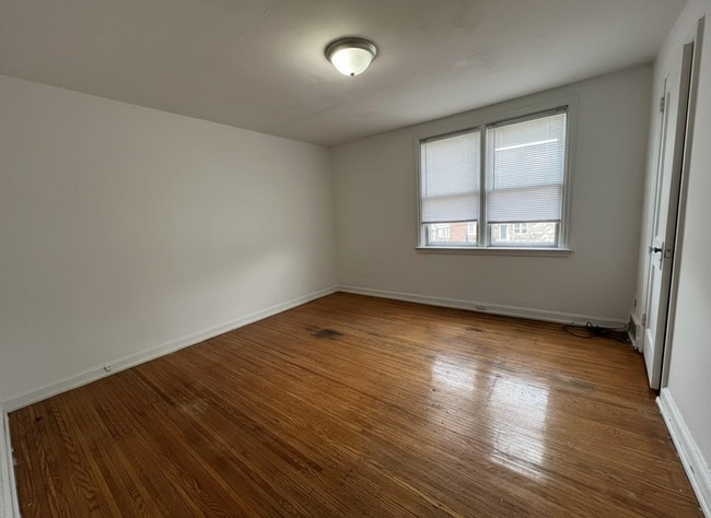 Building Photo - 2214 Bond Ave