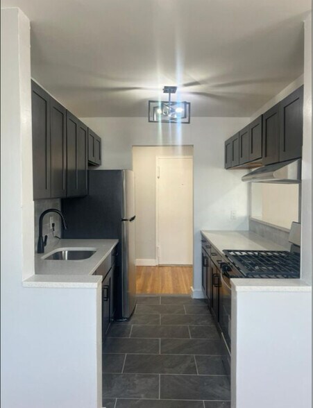 Building Photo - 516 Cherry St