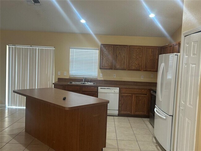 Building Photo - 1105 Hill Mount Dr