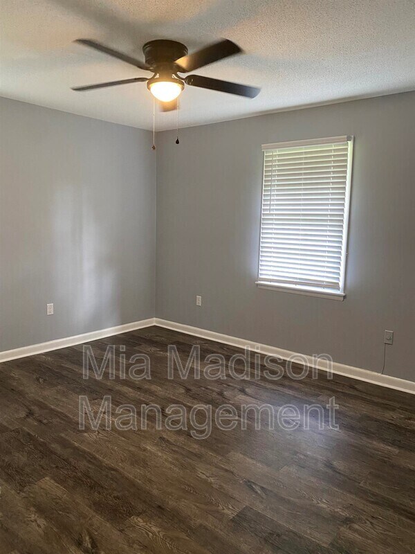 Building Photo - 7 Treadway St