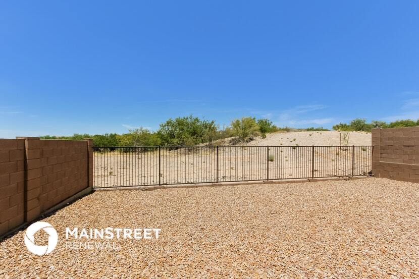 Building Photo - 13995 E Golden Oaks Rd