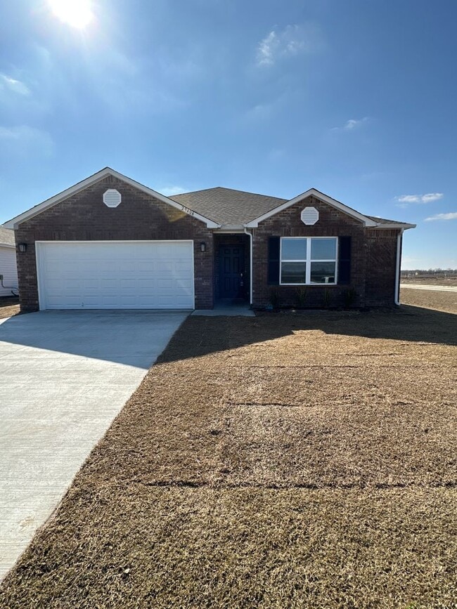 Building Photo - *Pre-leasing* Four Bedroom | Two Bath Home...