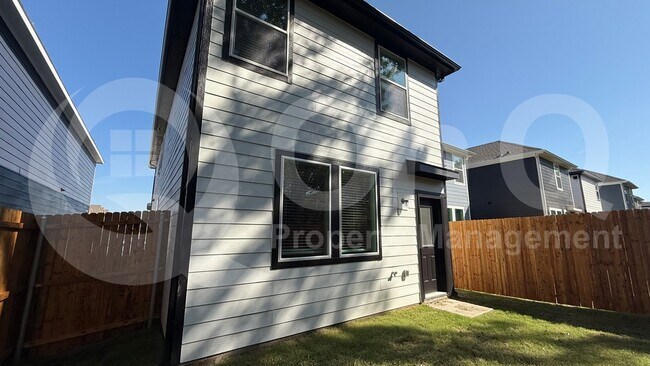 Building Photo - 315 Clematis St
