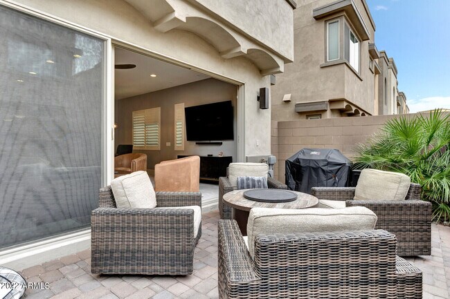 Building Photo - 7444 E Paraiso Dr