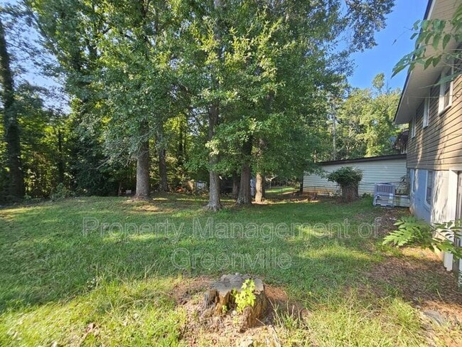 Building Photo - 355 Woodview Ave