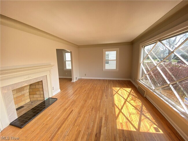 Building Photo - 4469 Silsby Rd