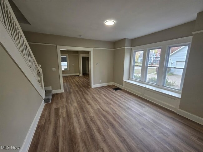 Building Photo - 7417 Linwood Ave