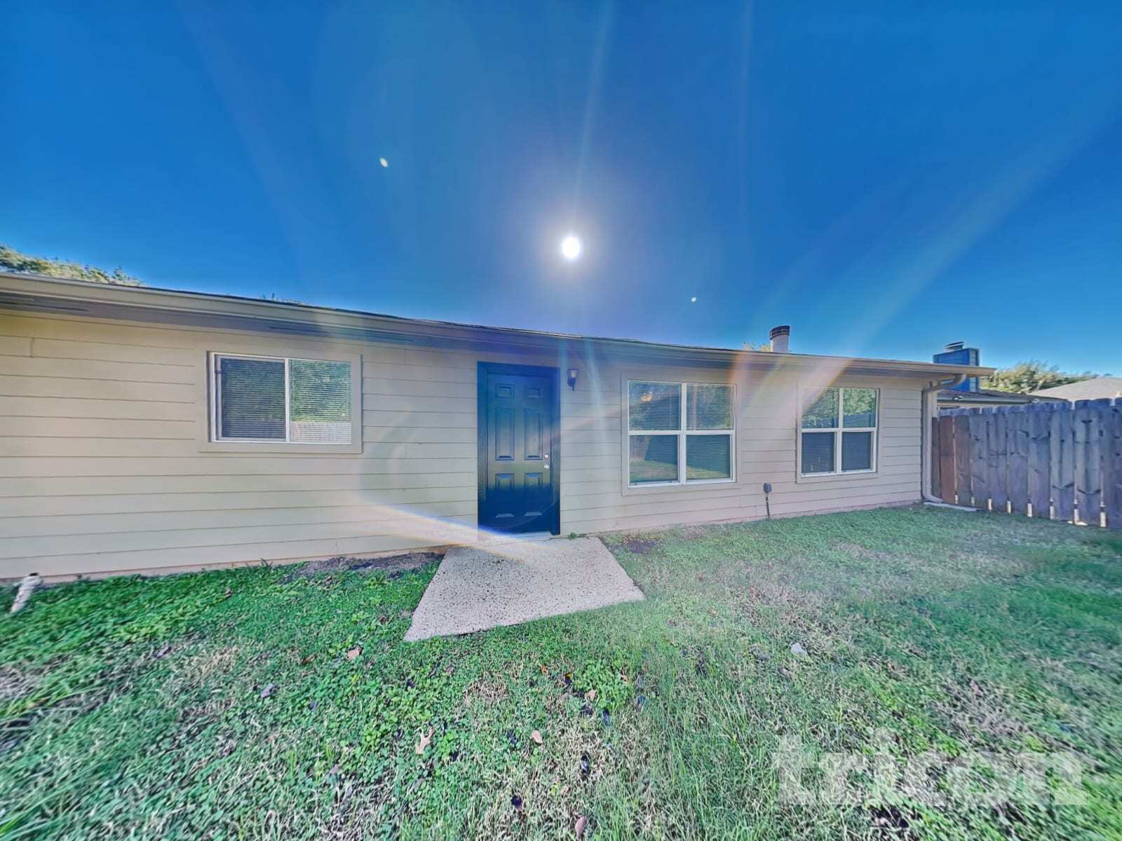 Building Photo - 17506 Sundrop Ln