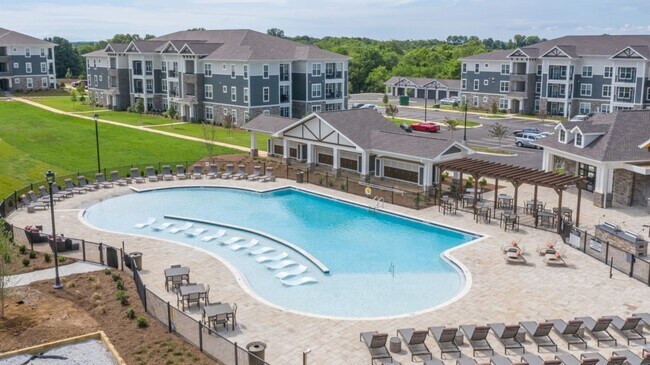 Building Photo - 215 Columns way