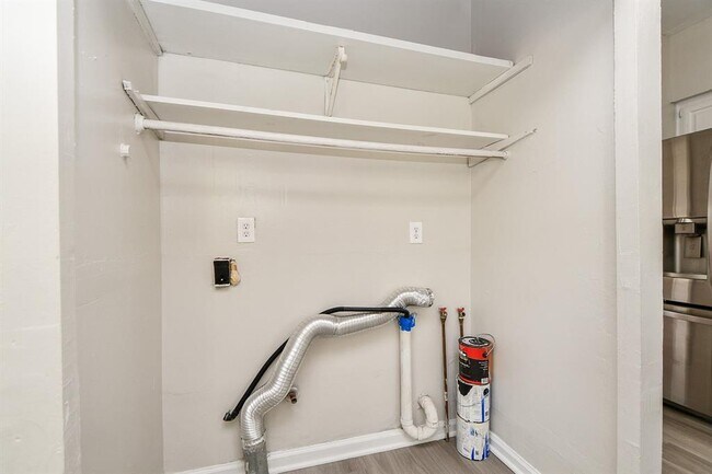 Building Photo - 5049 Jefferson St