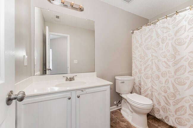 Building Photo - 302 Apple Ridge Rd