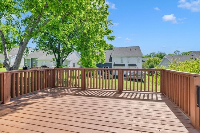 Building Photo - Beautiful and light-filled home in the desirable Normandy Place community located in Nashville’s ...