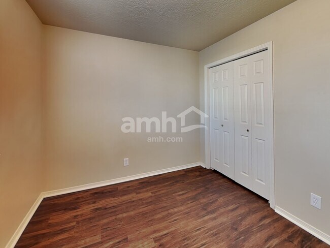 Building Photo - 11549 Roanoke Dr