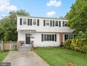 Building Photo - Spacious & Updated Pasadena Townhome for Rent