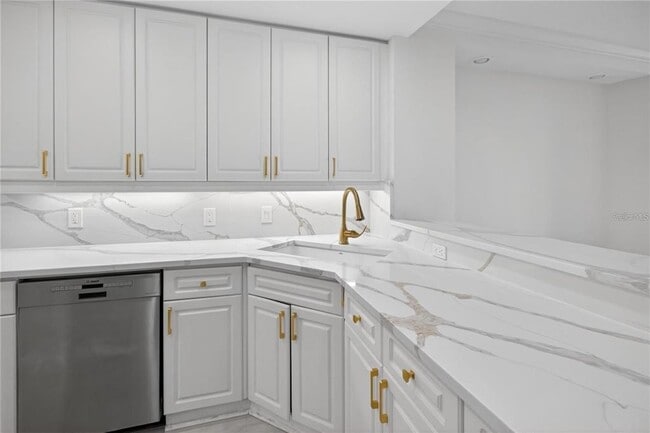 Building Photo - 5430 Eagles Point Cir