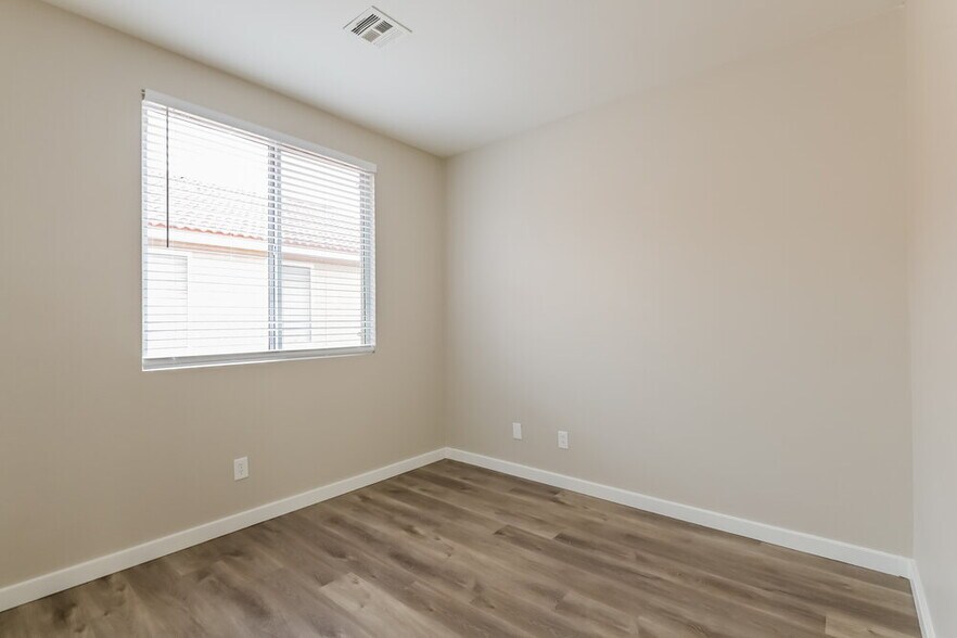Building Photo - 9184 Cazador St