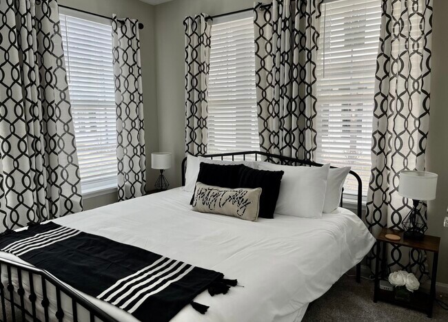 Building Photo - 518 Olive Branch Way