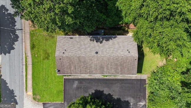 Building Photo - 2430 Coosawattee Dr NE