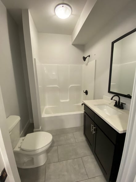 Building Photo - 369 Haverhill St