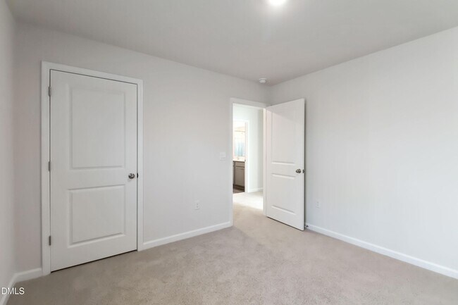 Building Photo - 258 Palm Dr