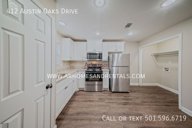 Building Photo - 412 Austin Oaks Dr
