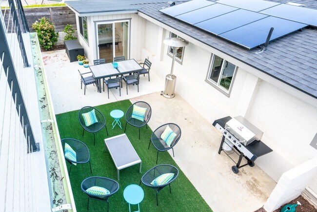 Building Photo - Enjoy stunning sunsets and beach living at its finest, Short Walk to Beach