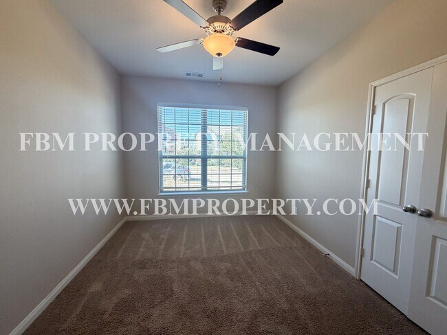 Building Photo - 5412 Persimmon Dr