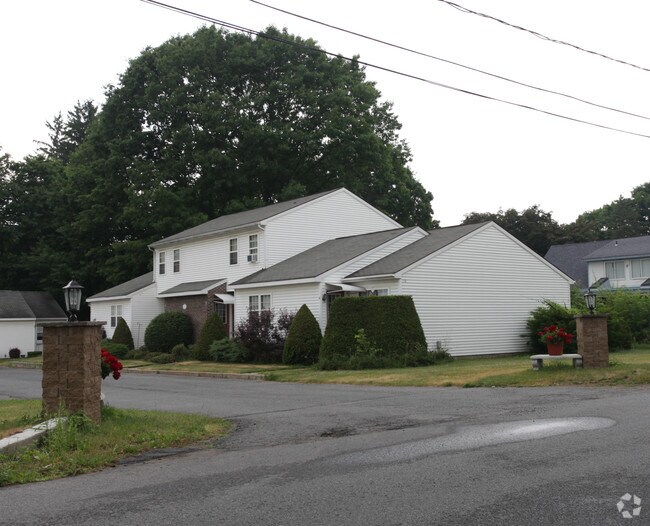 Colony Ridge Apartments 110 Sagamore St Glens Falls NY 12801