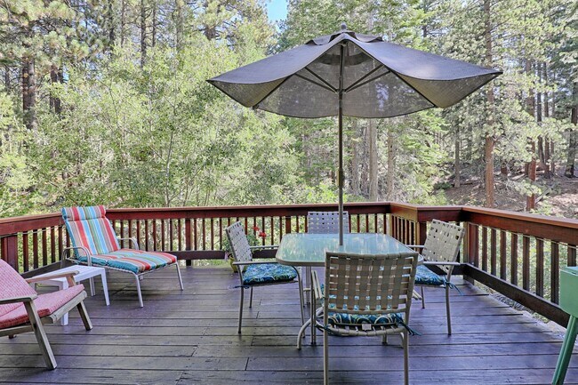 Building Photo - Stand Alone Condo on the Creek!!!