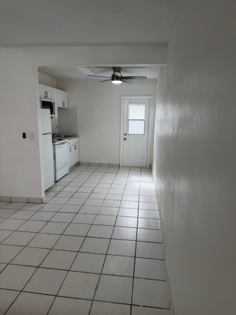 Building Photo - 211 NW 7th Ct