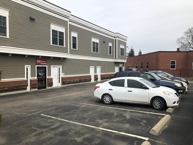 Building Photo - 868 Highland Ave