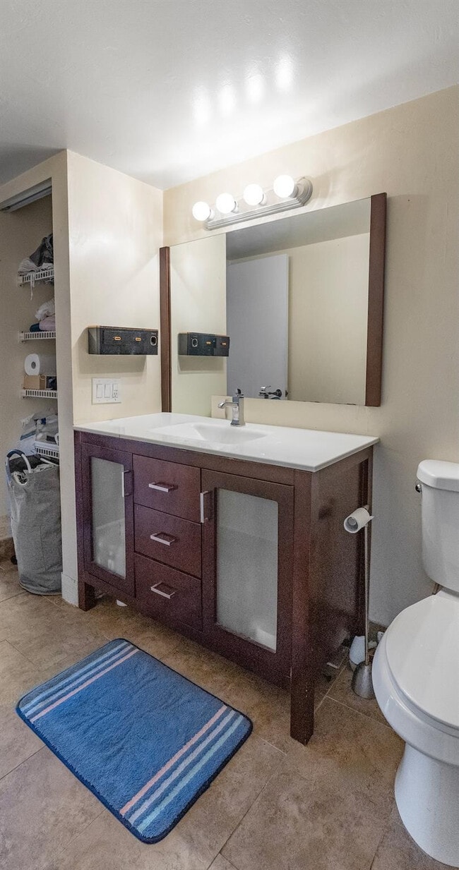 Building Photo - 4156 Inverrary Dr