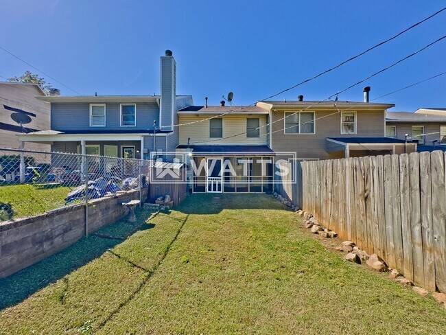 Building Photo - 2 Bedroom Townhome in Grayson Valley
