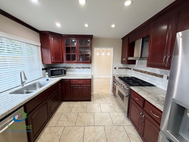 Building Photo - $4895 - Beautiful and Well Maintained South Gilroy Home w/ Salt Water Pool!!