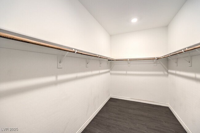 Building Photo - 10783 Searchers Ave