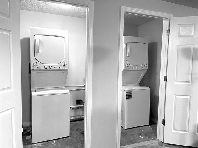 Building Photo - 409 Satsuma Ln