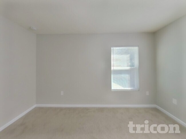 Building Photo - 1987 April Oaks Dr