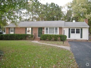 Building Photo - Brick Ranch in Hanover off Atlee Rd.