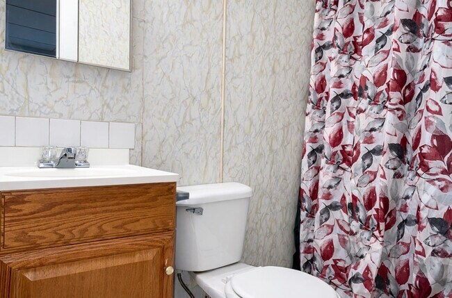 Building Photo - 272 Main St