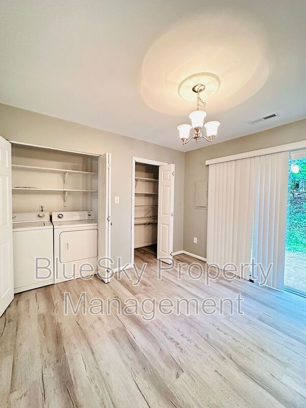 Building Photo - 2764 Gatewood Cir