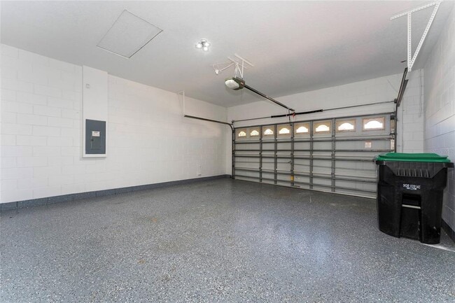 Building Photo - 4932 Olde Kerry Dr