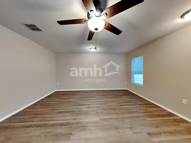 Building Photo - 7271 Wakeview Dr